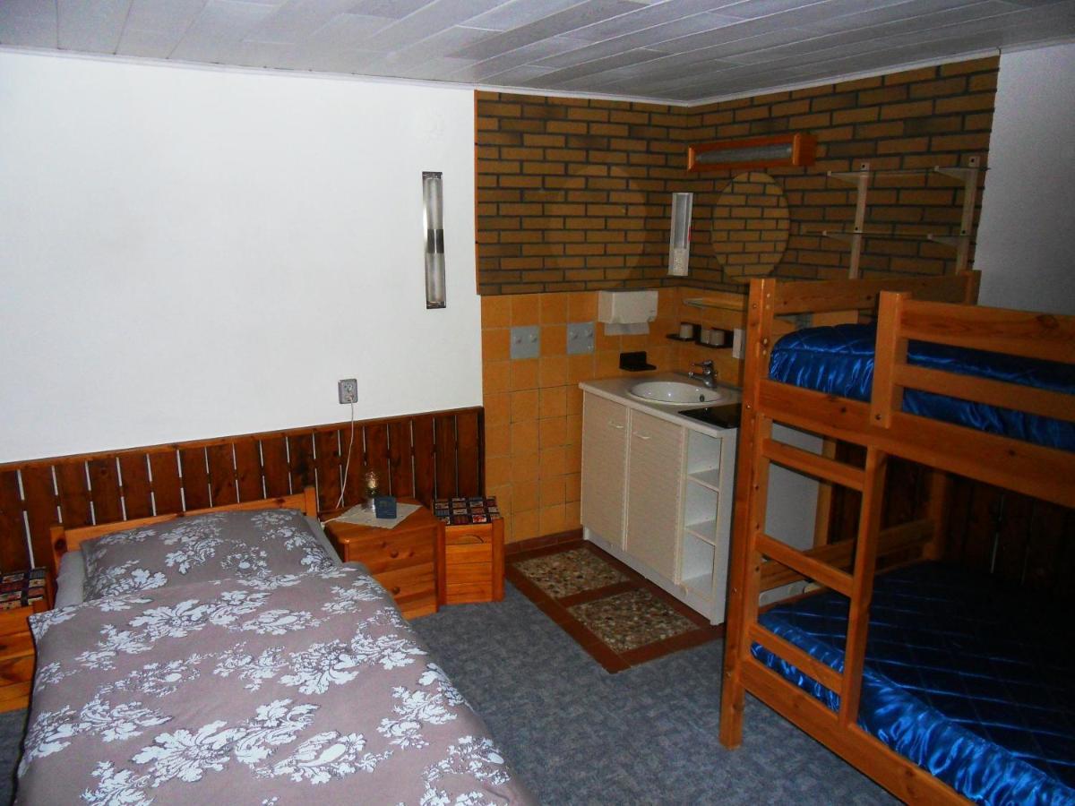 Gaestezimmer Zittau - Bed & Breakfast Bagian luar foto